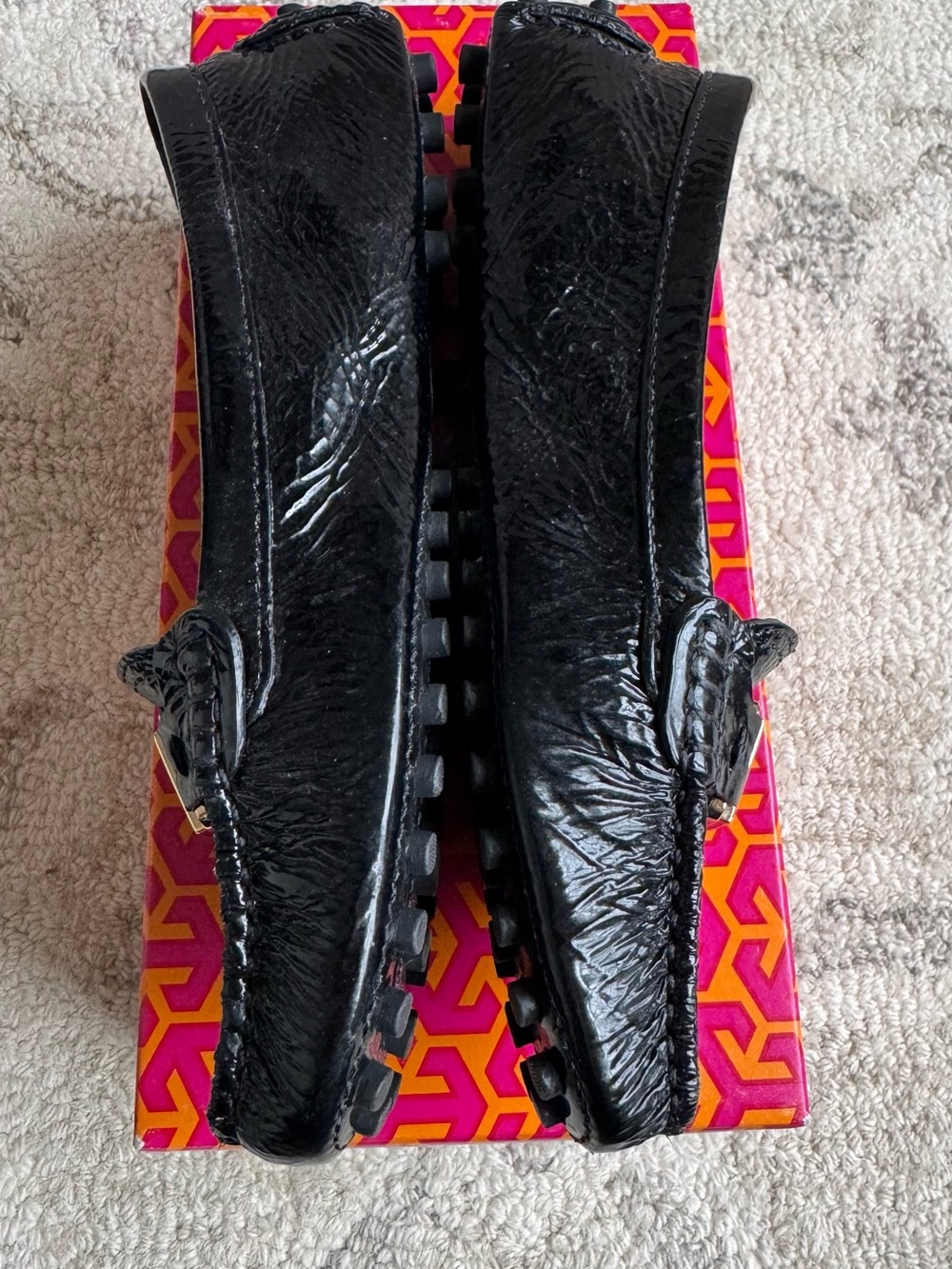 EUC Tory Burch Kendrick Moccasin Driving Shoe In Black Patent - Picture 8 of 12
